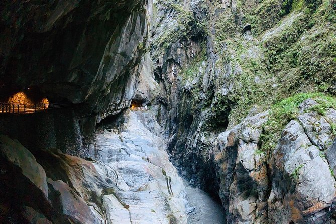 Private Taroko Gorge National Park Day Tour - Qixingtan Beach and the Pacific coast