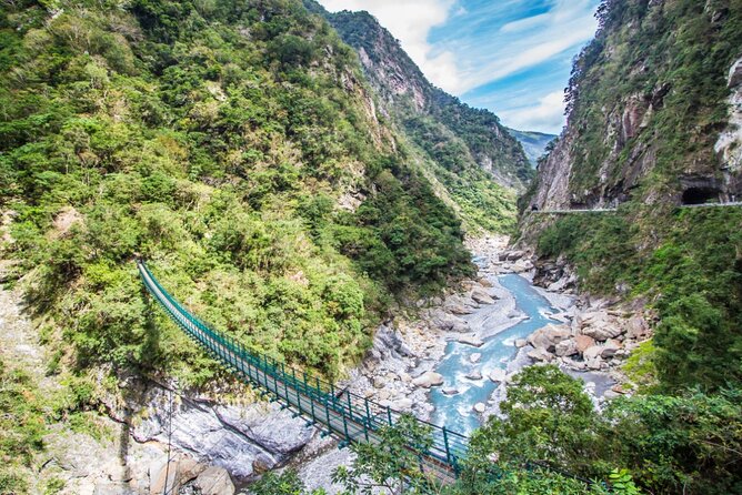 【Private】Taroko National Park (Pickup from Taipei/Yilan/Hualien) - First, check if Taroko is open