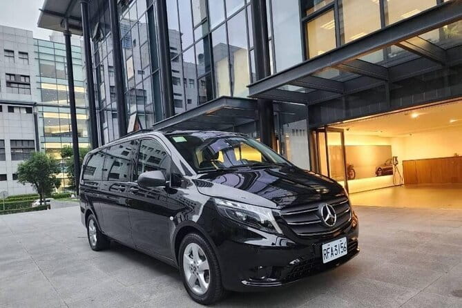 Private Transfer from TPE-Taoyuan int. Airport to Taipei City - Price and value for three people