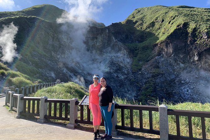 Private Yangmingshan Volcano Tour - What the private vehicle changes