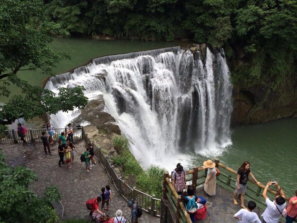[Private] Yehliu, Jiufen & Shifen from Taipei with Pickup - Key points to know before booking