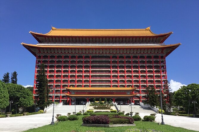 Small-Group: Classic Taipei Landmarks Day Tour - National Palace Museum: Start With Taiwan’s Greatest Art Collection