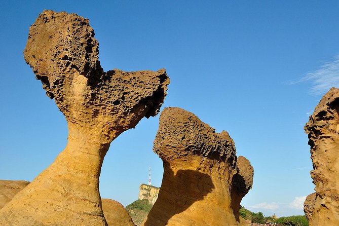 Small-Group Tour: Jiufen, Yehliu Geopark, and Shifen from Taipei - Starting at Yehliu Geopark