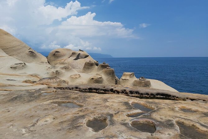 Small-Group: Yehliu, Jiufen & Pingxi Day Tour from Taipei - The value of $85 per person