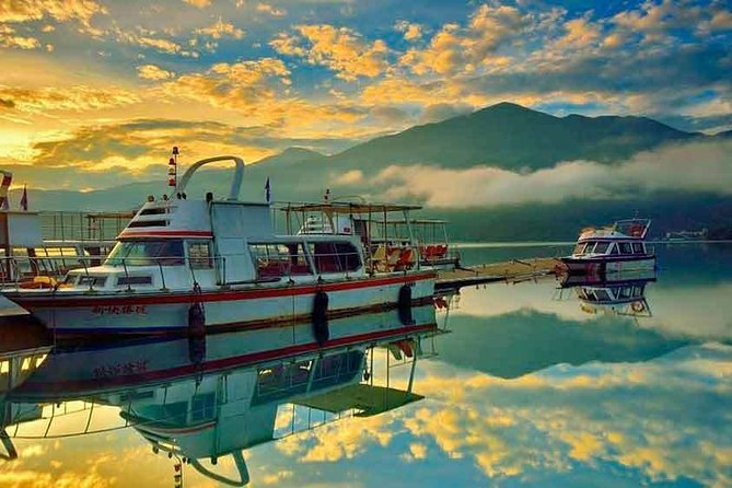 Sun Moon Lake 1-Day Leisure Tour from Taipei - Guides make the biggest difference