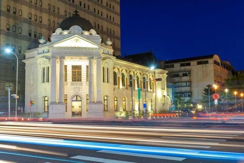 Taichung City: Sightseeing Walking Tour with a Local Guide - Finishing at the National Taiwan Museum of Fine Arts