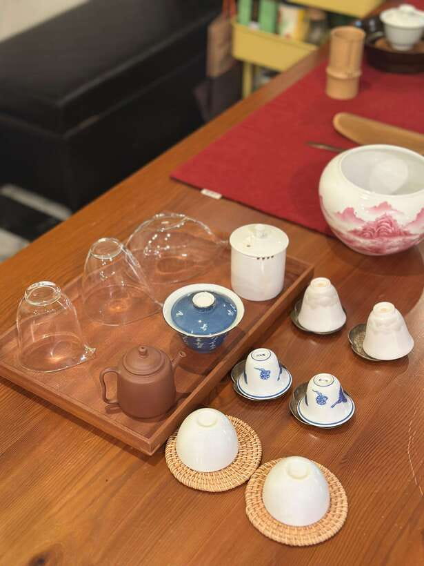 Tainan Culture Trip: Chinese Tea Ceremony_Oolong Tea - Entering the TOT House in Southern Taiwan