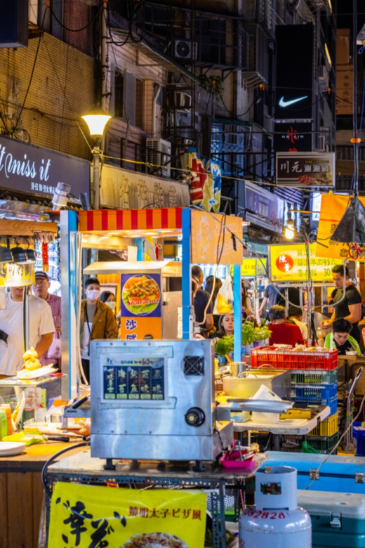 Taipei: 2-Hour Raohe Night Market Walking Tour - What you might taste during the two hours