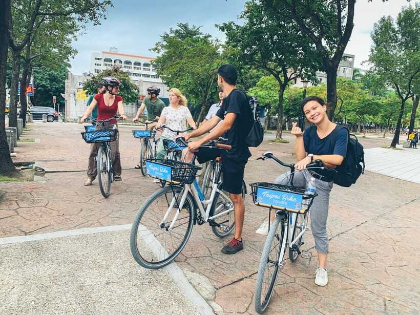 Taipei: 4-Hour Morning City Cycling Tour with Breakfast - The Tamsui Riverside Bikeway changes the pace