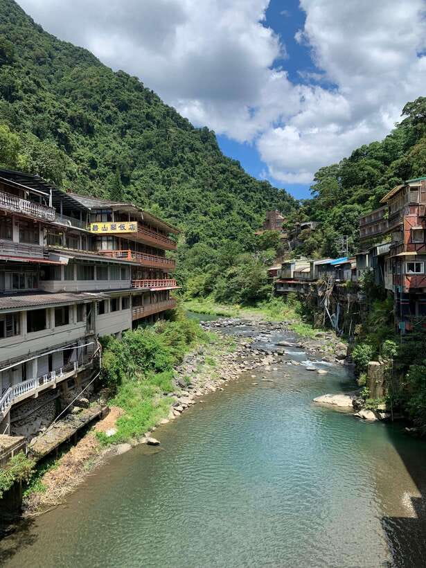 Taipei: 8 Hours Private Day Tour in Wulai with Benz Vito - Five things to know before you book
