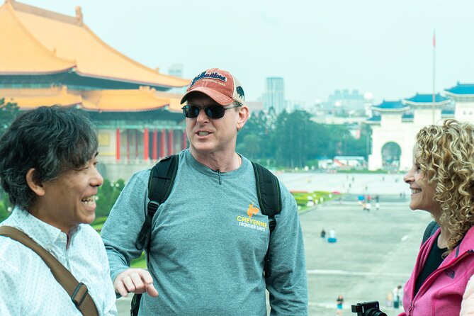 Taipei: Book A Private Local Host For 6 Hrs Customized Experience - Street food, pork belly buns, and bubble tea