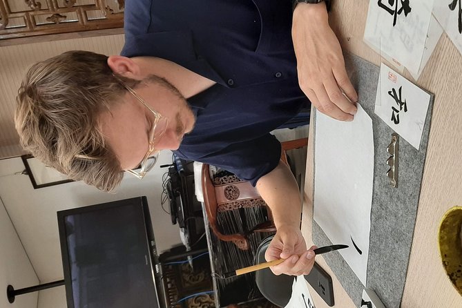 Taipei Calligraphy Workshop (DIY incl.) - Learning to Hold the Brush