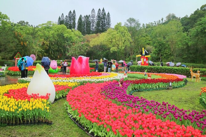 Taipei Cherry Blossom Day Tour to Yangmingshan and Tamsui - Lunch and a short look at Tamsui