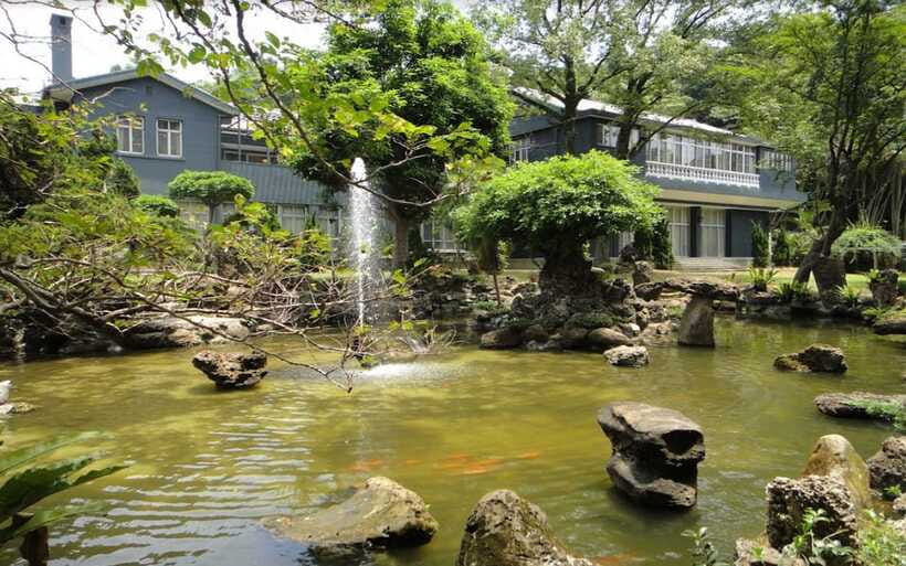 Taipei: Chiang Kai-Shek Shilin Residence Ticket - Timing your visit around the midday closure