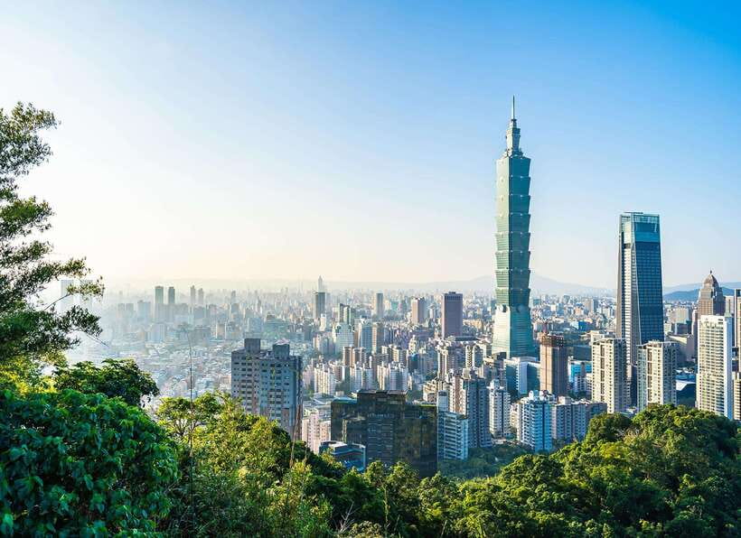 Taipei: Classic Landmarks Day Tour - Starting at MRT Zhongxiao Xinsheng Station