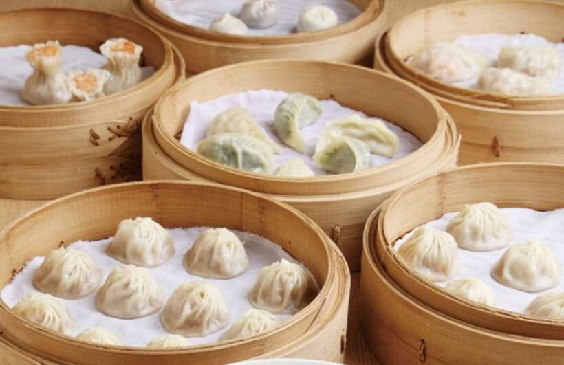 Taipei: Din Tai Fung Restaurant Experience - Reaching the restaurant and choosing a branch