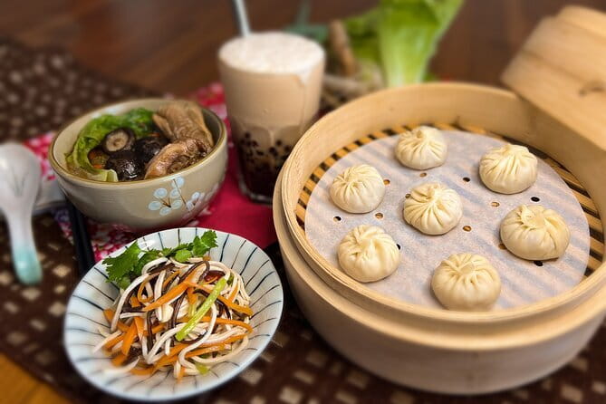 Taipei Fresh Market Tour and Colorful Bubble Tea Making - Is $65 a fair price?