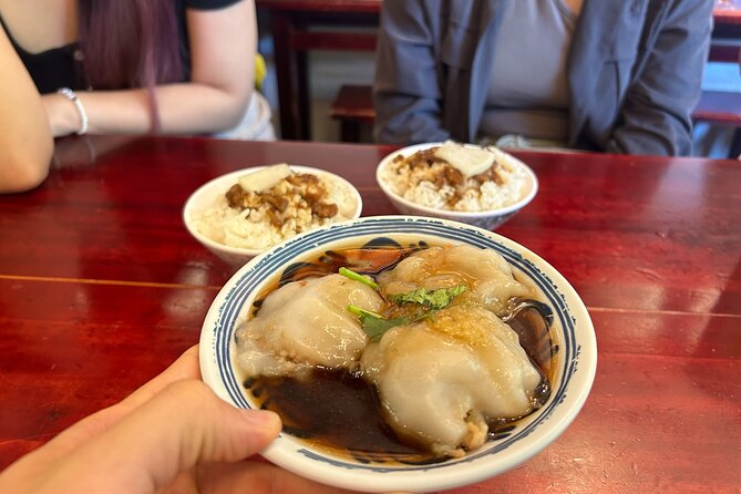 Taipei Hidden Eats, Market & Street Food Tour with 8+ Tastings - Shida Night Market after dark