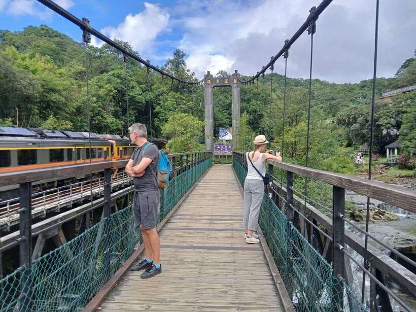 Taipei: Jiufen and Shihfen Half Day Tour - Weather, Walking, and What to Carry