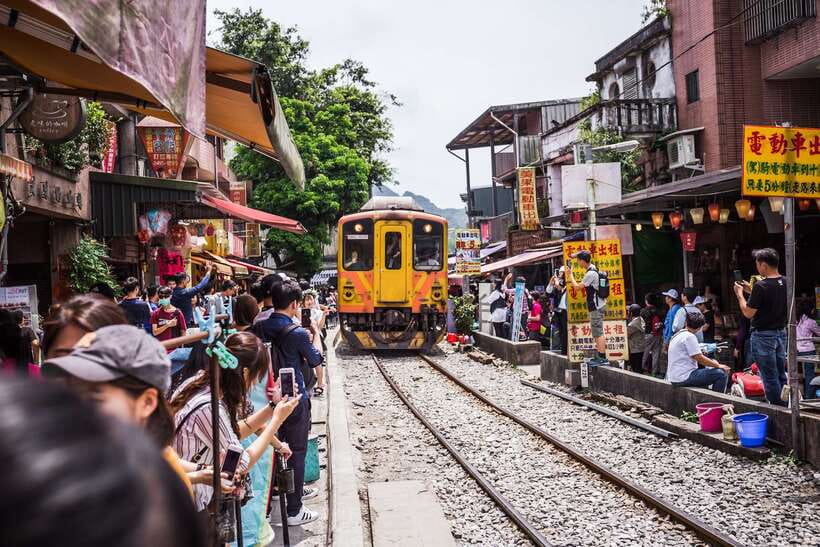 Taipei: Jiufen Night View and Shifen Day Tour - Why this route works from Taipei