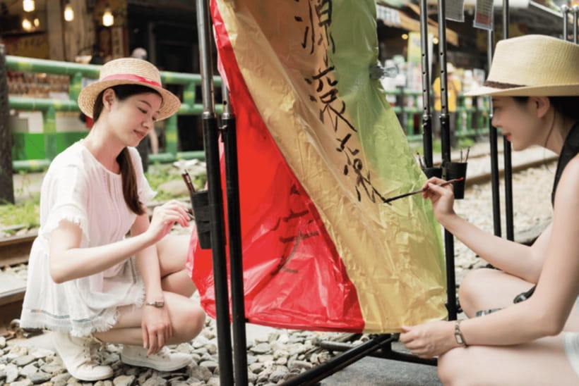 Taipei: Jiufen,Shifen & Houtong Cat Village Private Day Tour - Pingxi turns a simple activity into a personal memory