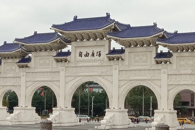 Taipei Memory - 2 Days Tour - The National Palace Museum needs a timing check