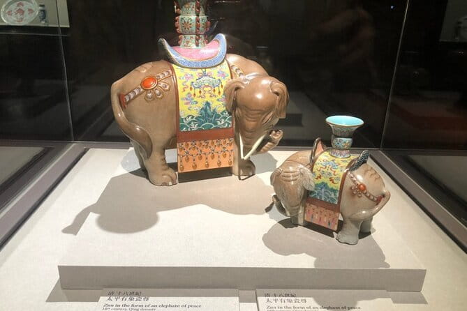 Taipei National Palace Museum Guided Tour - The guide can make or break the experience