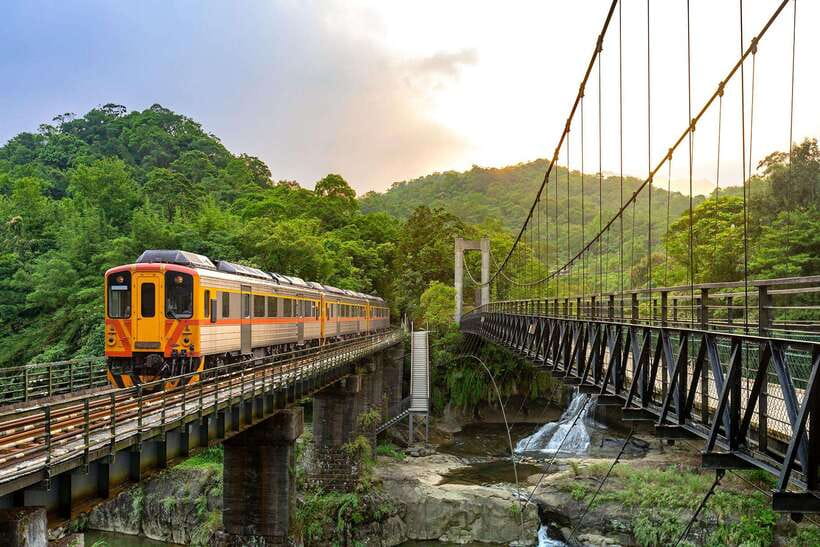 Taipei: Northern Taiwan Private Yehliu, Jiufen, & Shifen - Transport and guide service are the big value questions