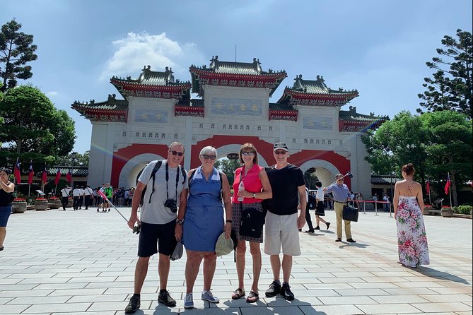 Taipei: Private Car Charter Tour - Ximending: leave room for food and wandering
