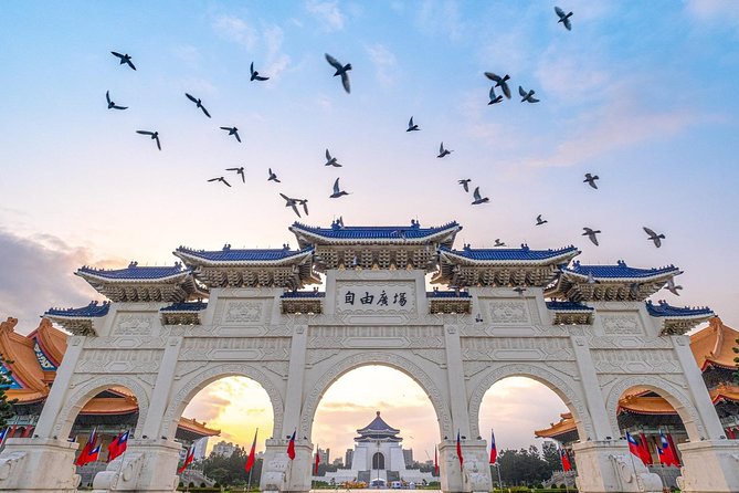 Taipei: Private Car Charter Tour - Longshan Temple: Taipei’s spiritual heart