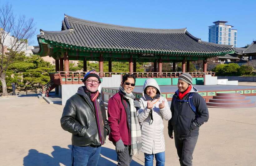 Taipei Private Custom Tour with a Local: Icons & Hidden Gems - Quiet temples and the value of local context