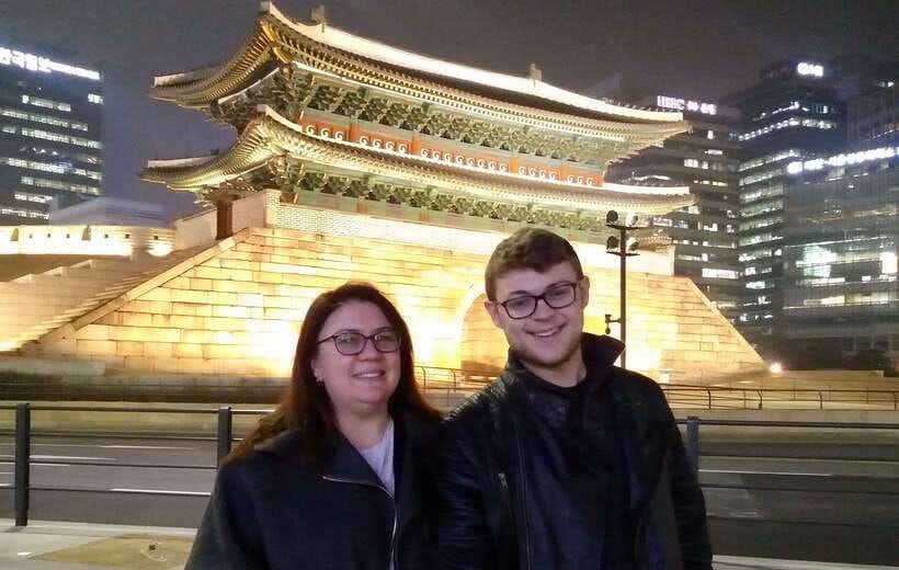 Taipei Private Custom Tour with a Local: Icons & Hidden Gems - What the host can add to the landmarks
