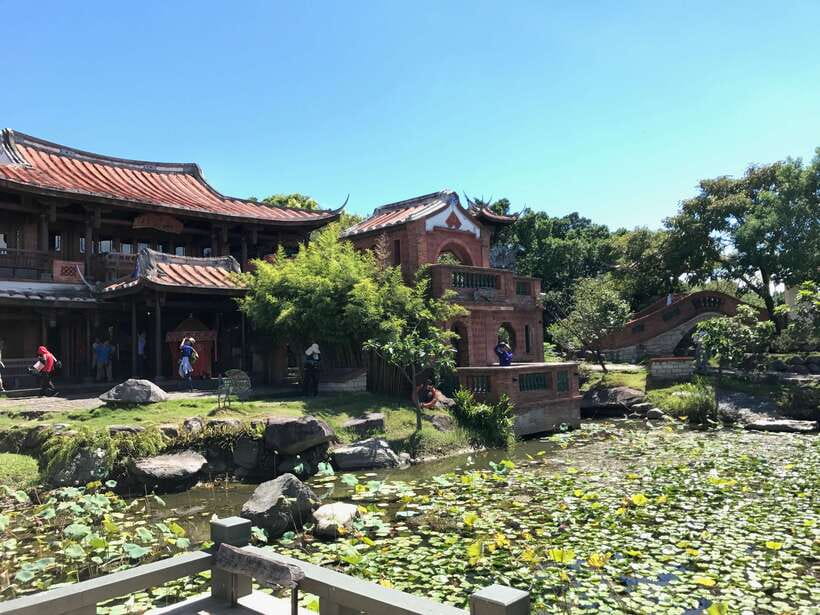 Taipei: Private Day Tour by Car - Food, cafés, shopping, and local choices