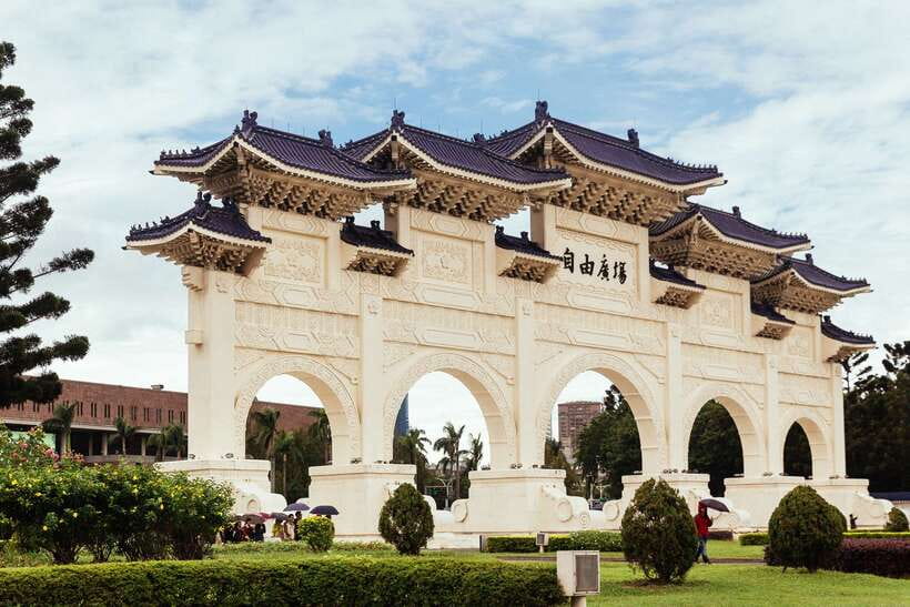 Taipei: Private Tour with Locals – Highlights & Hidden Gems - Who should book this Taipei tour?