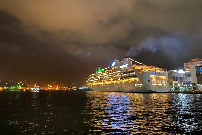 Taipei Private Transfer: Hotel to Keelung Cruise Port - Choosing between a sedan and minivan