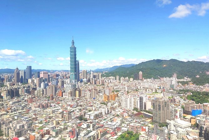 Taipei Private Transfer: Taiwan International Airport to Keelung Cruise Port - Meeting your driver at Taiwan Taoyuan International Airport
