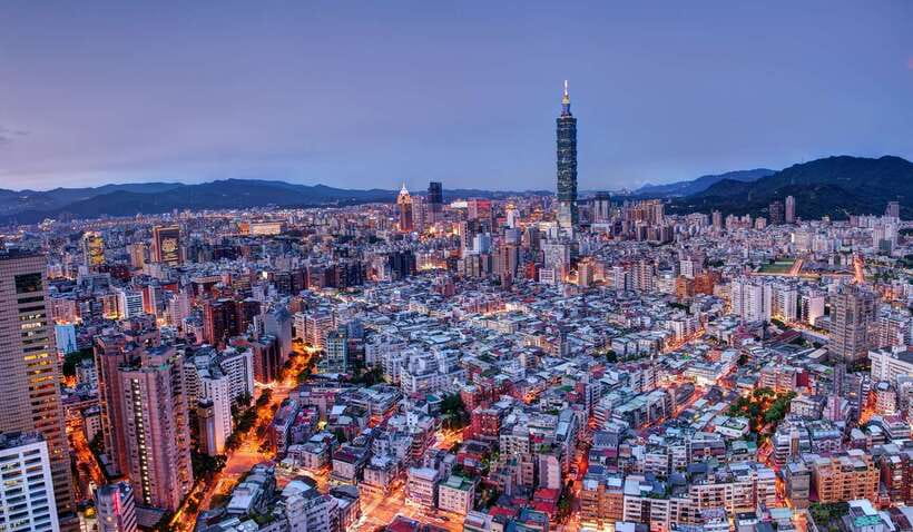 Taipei Private Walking Tour with a Local - Why a local walk works well in Taipei