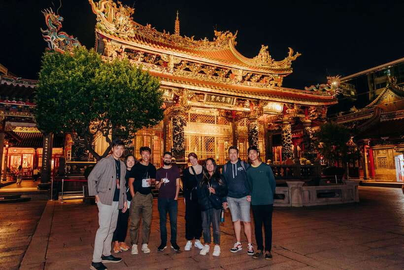 Taipei's Origin & Longshan Temple - Taiwan Cultural Tour - What makes the guide matter