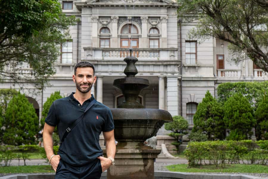 Taiwan Taipei: VIP Photoshoot with Taiwan Photographer - Is $317 Good Value for a Group of Five?