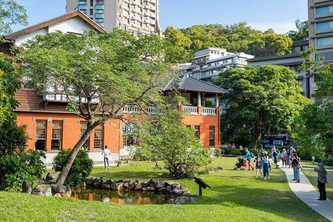 Taiwan TST : Private Tour Taipei, Yangmingshan, Beitou, Tamsui - From Taipei streets to Beitou’s hot springs