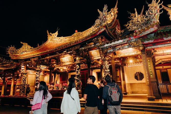 Taste Taipei: Private 6H Food Tour from Keelung Shore Excursion - Longshan Temple: a final look at Taipei’s spiritual side