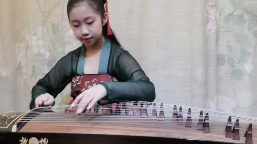 Wear Hanfu and play guzheng - Finding 箏工坊 KOTOMUSIC from Beitou MRT