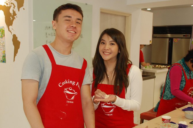Xiao long bao, Pork thick soup, Bubble milk tea. (Taiwan Cooking Class)-B - Folding xiao long bao with Vivian’s team