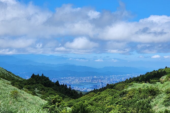 Yamingshan Volcano, Beitou Thermal Valley, Danshui Private Tour - Xiaoyoukeng brings you close to the sulfur vents