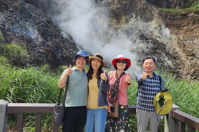 Yamingshan Volcano, Beitou Thermal Valley, Danshui Private Tour - Guides, vehicles, and the value of private service