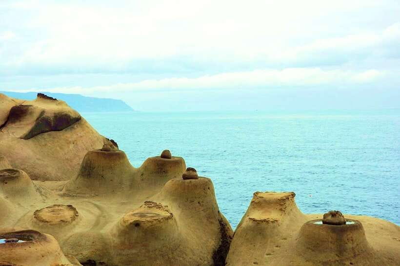 Yehliu Geopark Admission Ticket - Entering with the Taiwan FunPASS QR code