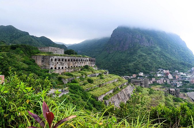 Yehliu, Golden Waterfall, Jiufen, Shifen Day Tour - Shifen Waterfall and the extra walking question