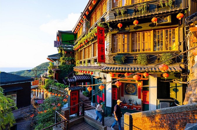Yehliu, Golden Waterfall, Jiufen, Shifen Day Tour - Who will get the most from this day