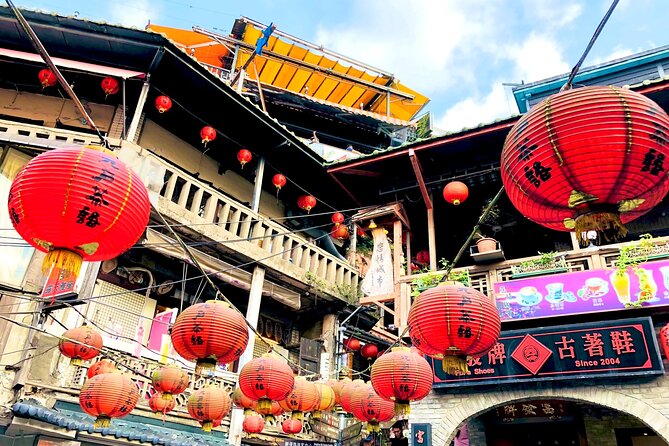 Yehliu & Jiufen & Shifen Day Tour (Departure from Ximending) - Shifen Old Street and the sky lantern choice