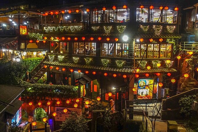 Yehliu, Jiufen & Shifen Taiwans North Coast Day / Night Tour - What the guide and vehicle setup mean for you